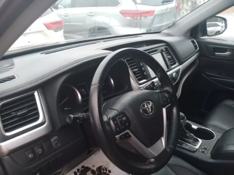 Toyota Highlander   - 2017