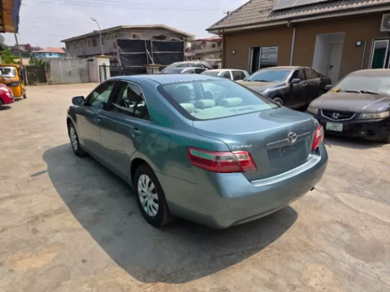 Toyota Camry   - 2008