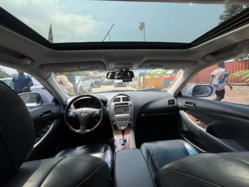 Lexus ES 300   - 2011