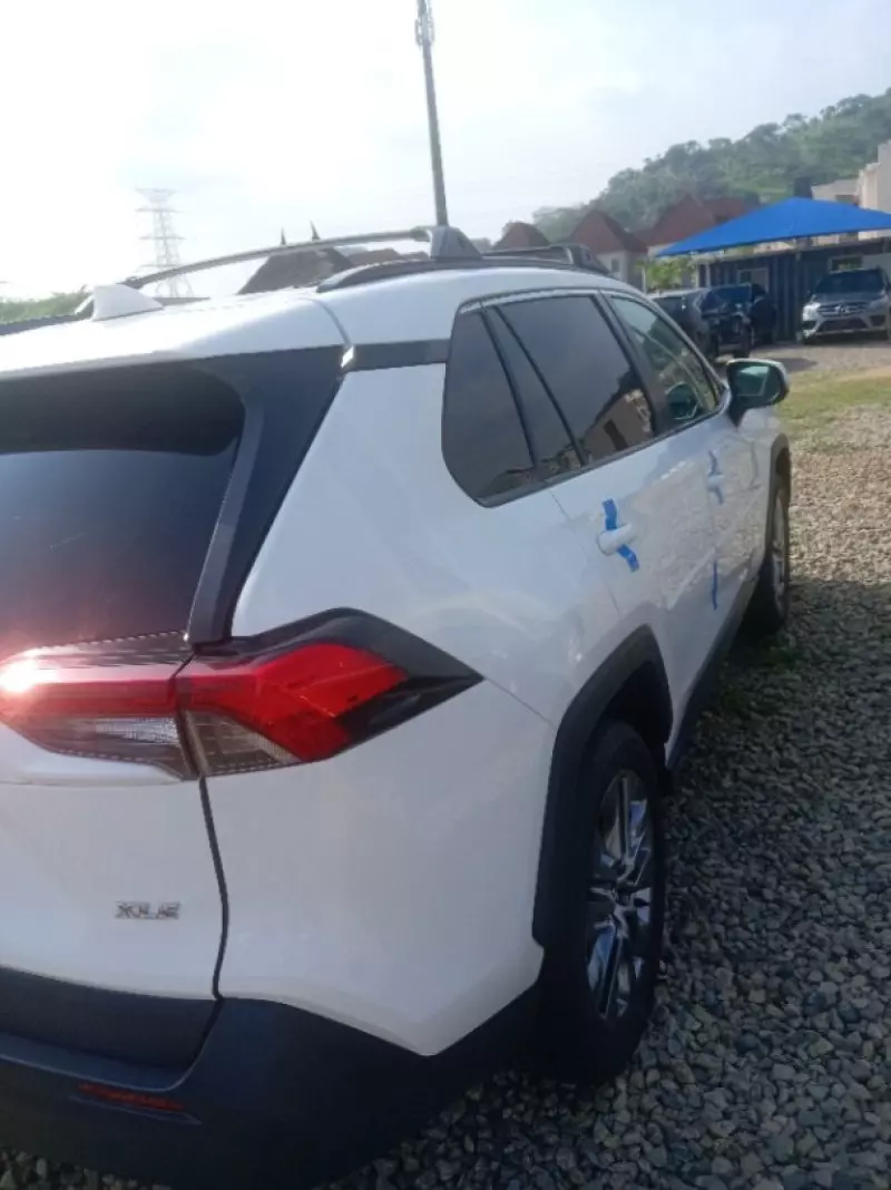 Toyota RAV4   - 2021