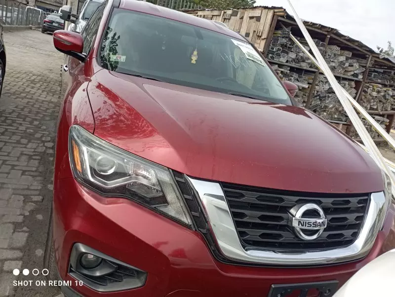 Nissan Pathfinder   - 2017