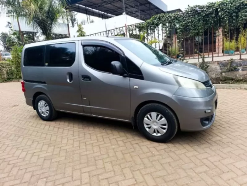 Nissan e-NV200   - 2013