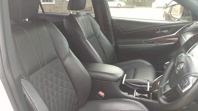 Toyota Harrier   - 2016