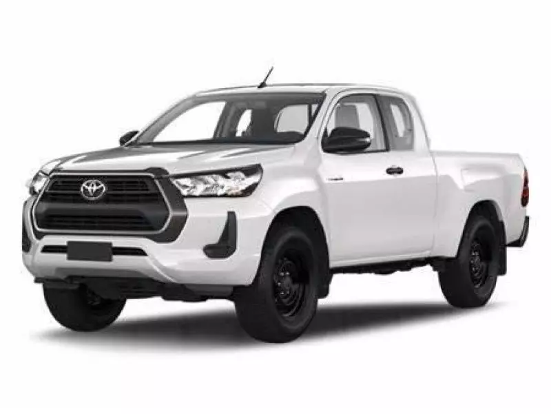 Toyota Hilux    - 2025
