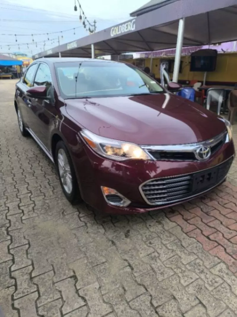 Toyota Avalon   - 2014