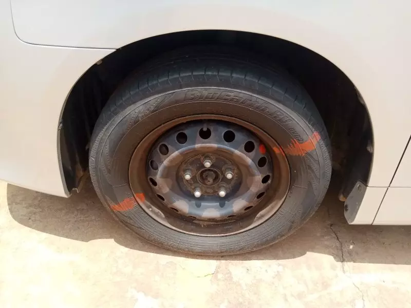 Toyota Noah   - 2011