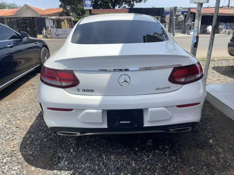 Mercedes-Benz C 300   - 2019