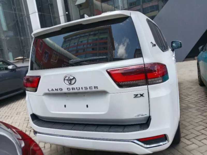 Toyota Landcruiser 300   - 2021