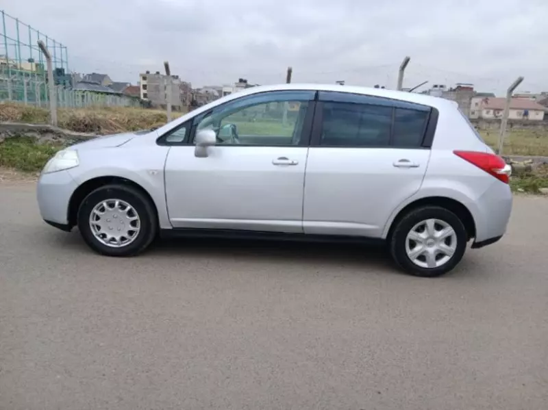 Nissan Tiida   - 2010