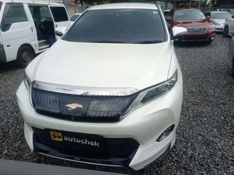 Toyota Harrier   - 2016