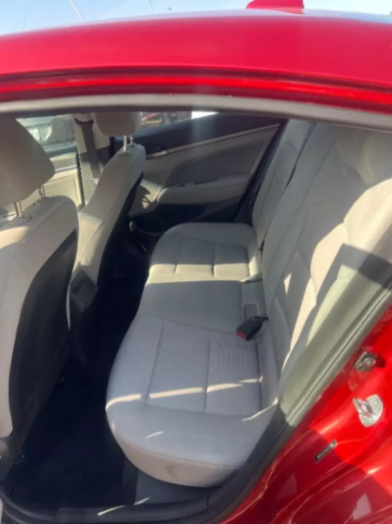 Hyundai Elantra - 2017