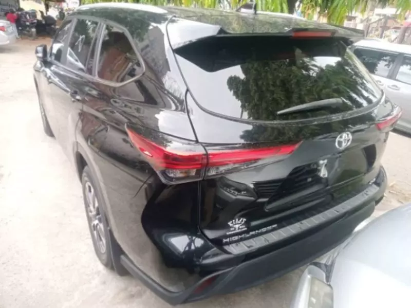 Toyota Highlander   - 2023