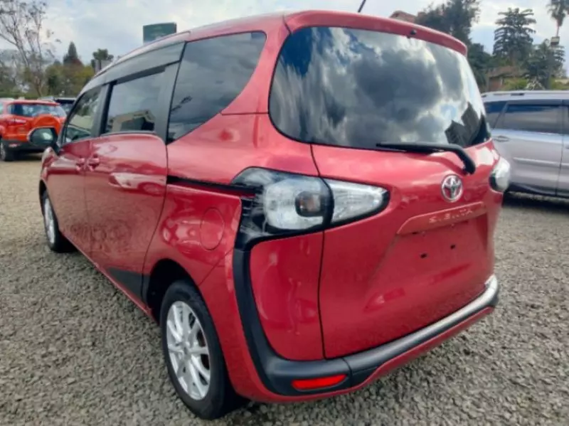 Toyota Sienta   - 2018