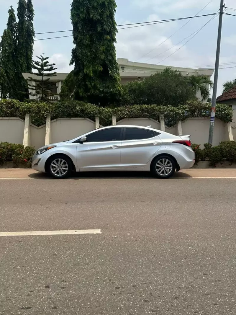 Hyundai Elantra   - 2015
