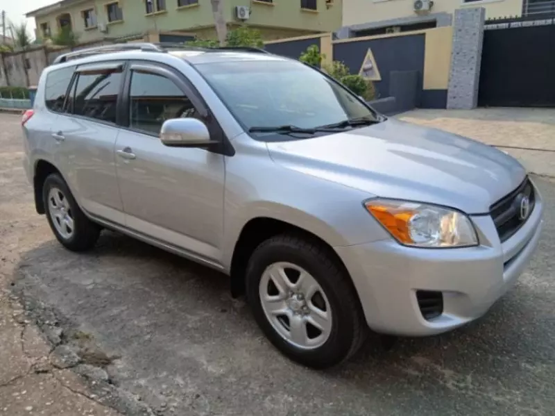 Toyota RAV 4   - 2012