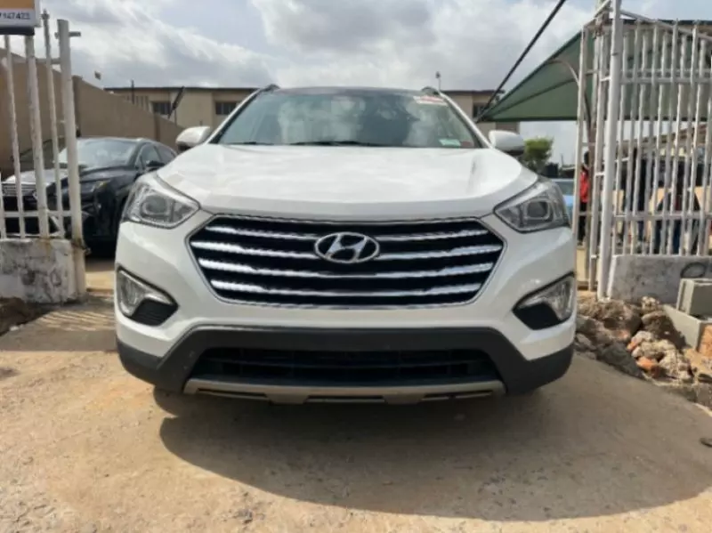 Hyundai Santa Fe   - 2013