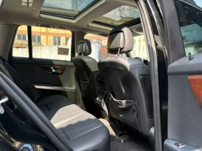 Mercedes-Benz GLK 350   - 2010