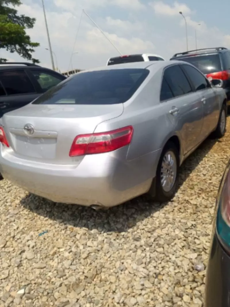 Toyota Camry   - 2008