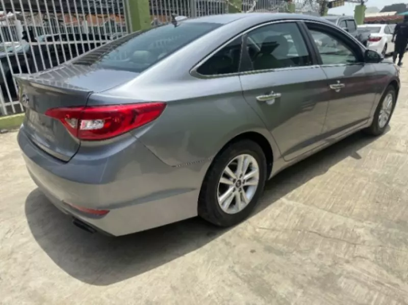 Hyundai Sonata   - 2015