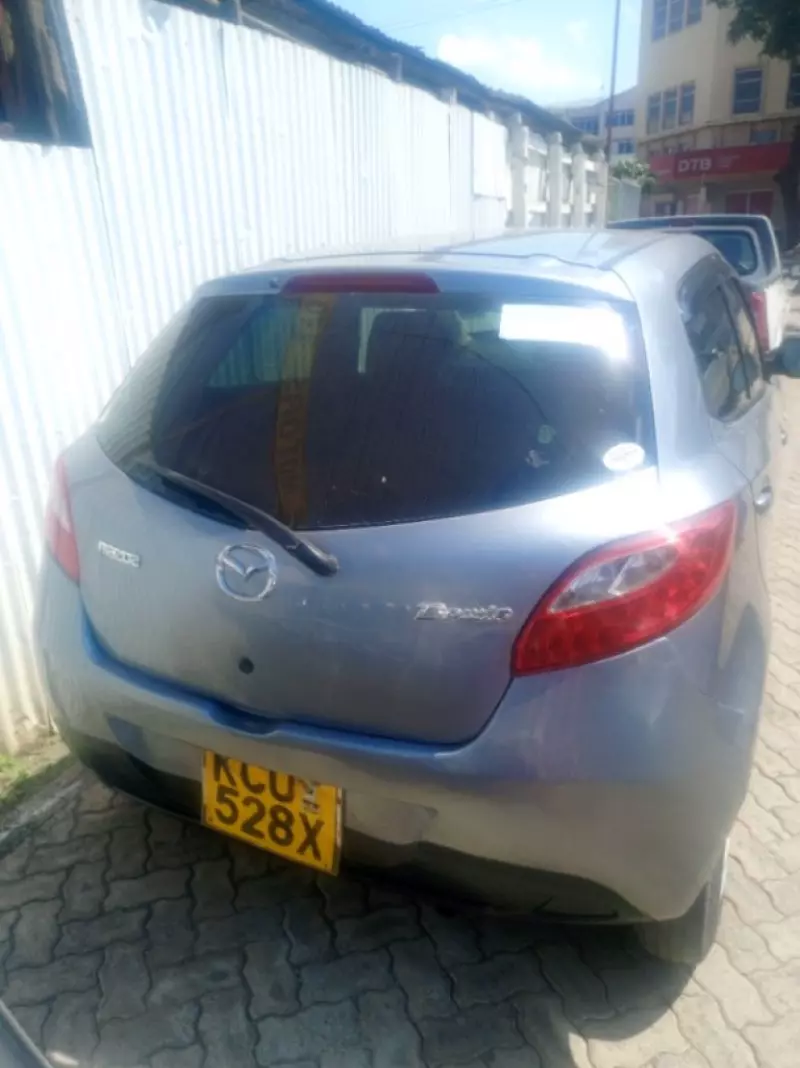 Mazda Demio    - 2012