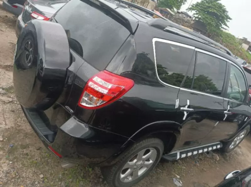 Toyota Rav4   - 2010