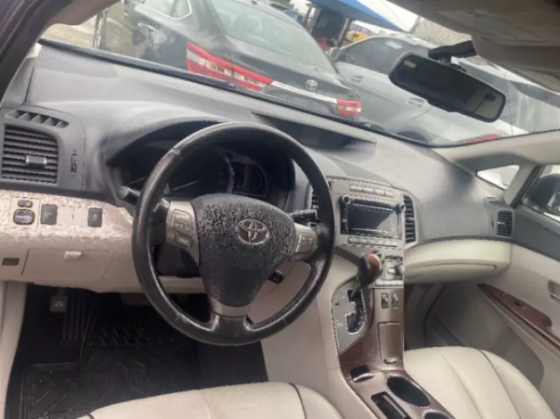 Toyota Venza   - 2013