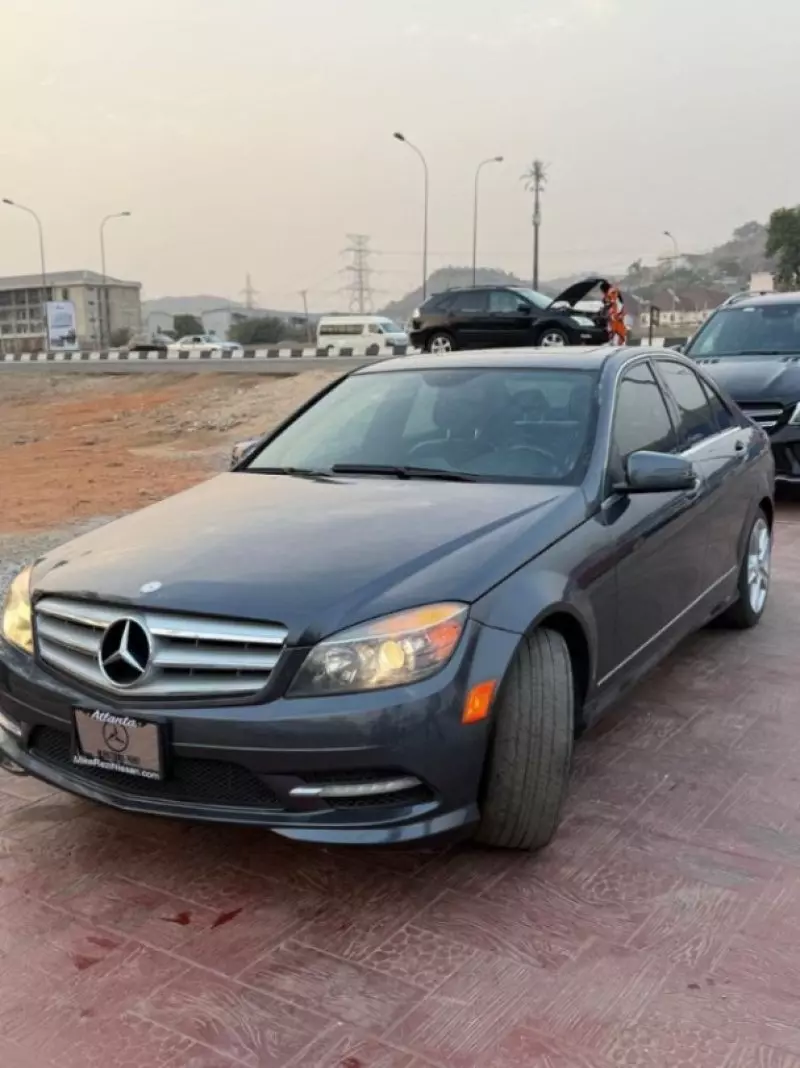 Mercedes-Benz C 300   - 2011