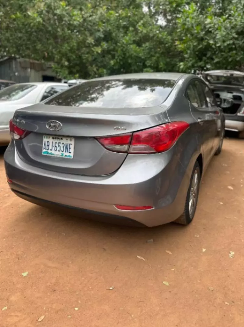 Hyundai Elantra   - 2014