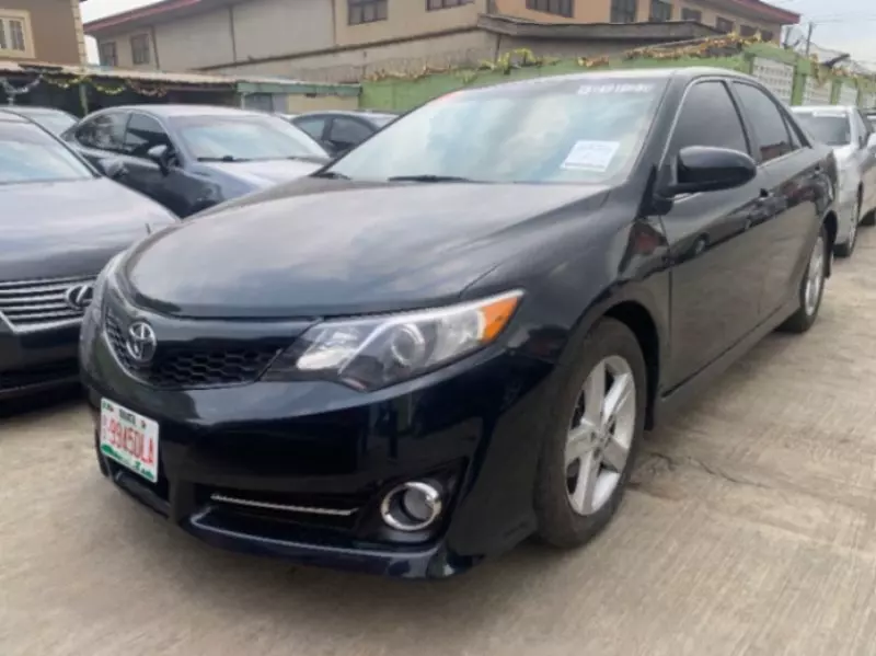 Toyota Camry   - 2014