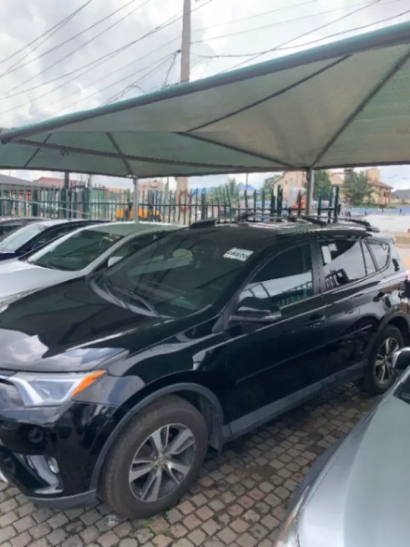 Toyota RAV 4   - 2016