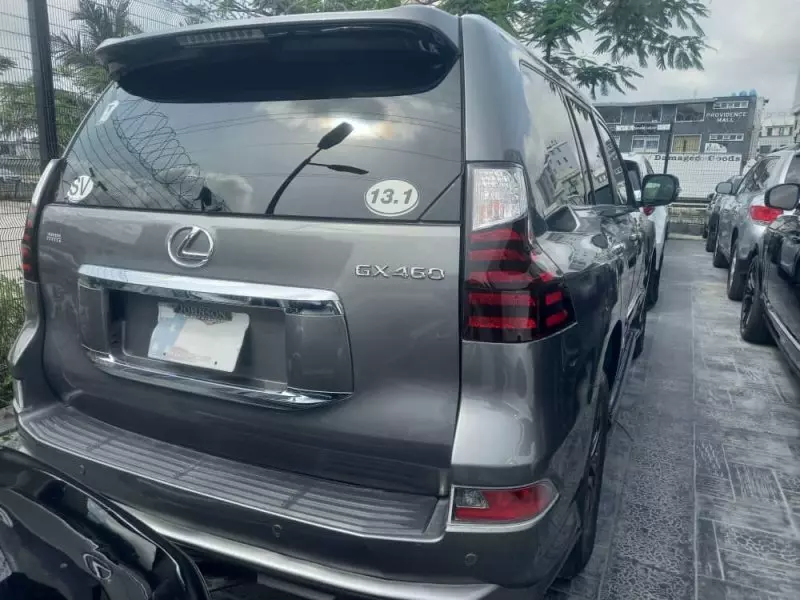 Lexus GX 460   - 2011