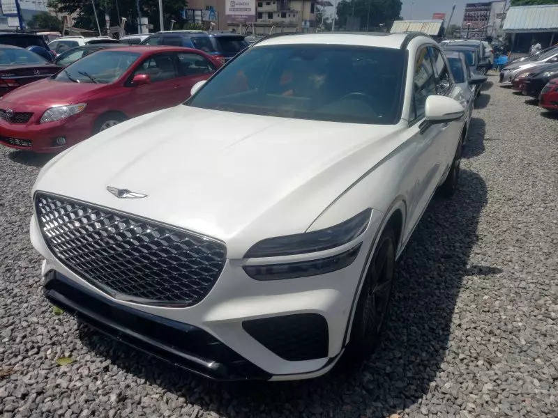 Hyundai Genesis   - 2020