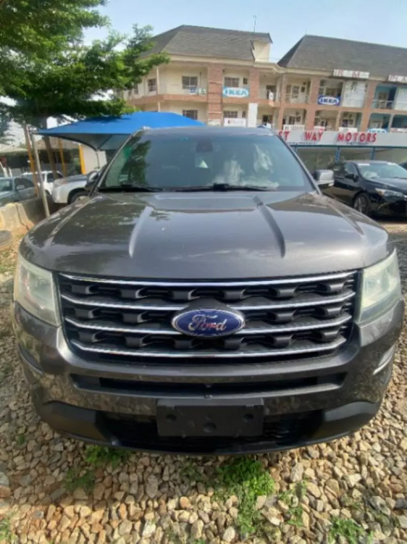 Ford Explorer   - 2016