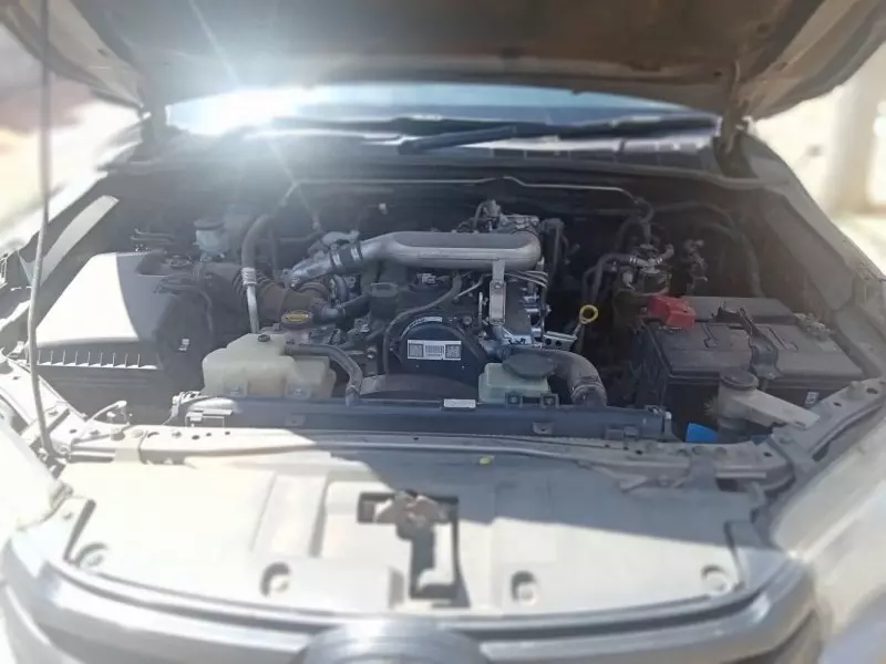 Toyota Hilux   - 2016