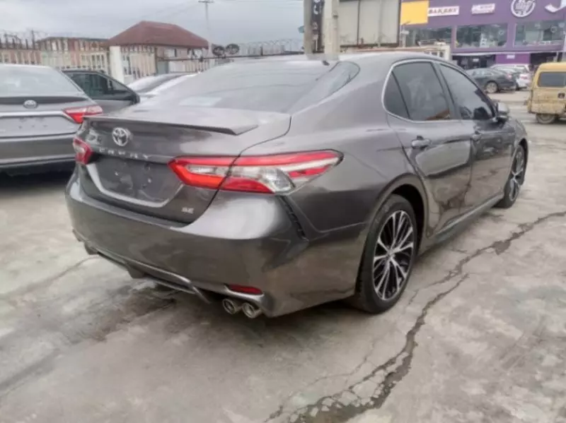 Toyota Camry   - 2018