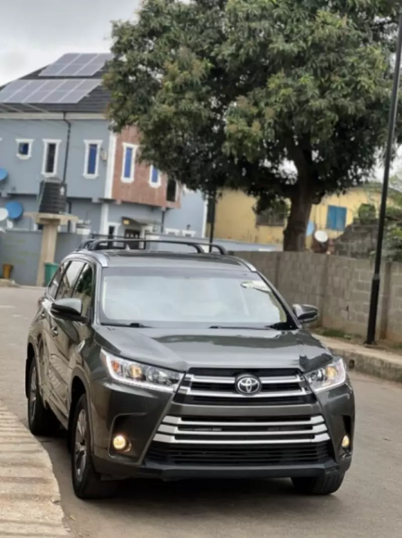 Toyota Highlander   - 2015