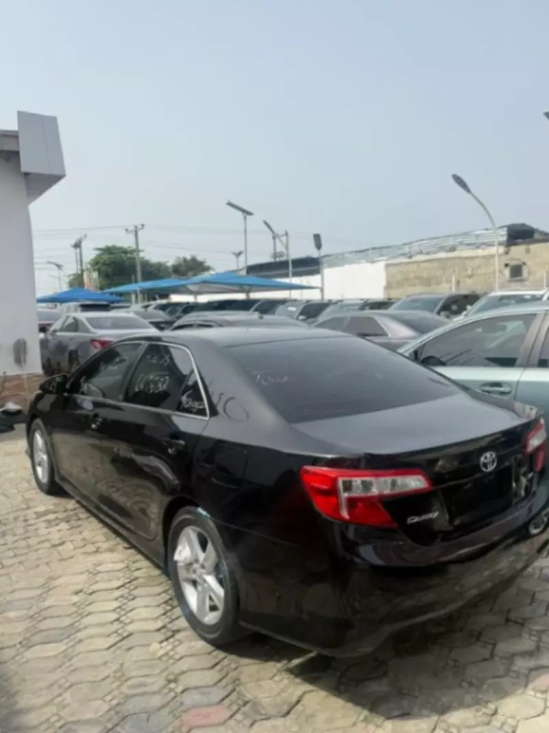 Toyota Camry   - 2013