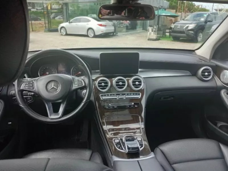 Mercedes-Benz GLC 300   - 2016