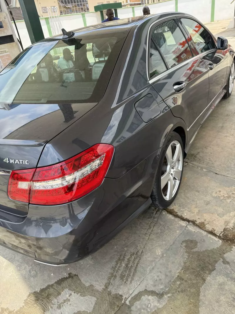Mercedes-Benz E 350   - 2011