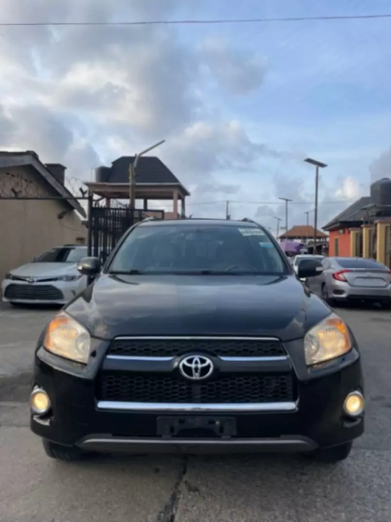 Toyota RAV 4   - 2012