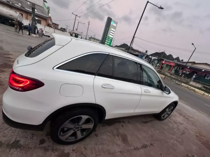Mercedes-Benz GLC 300   - 2021