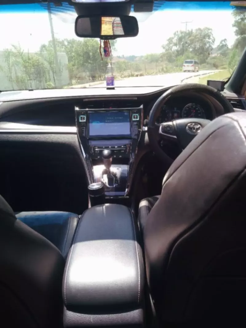 Toyota Harrier   - 2015