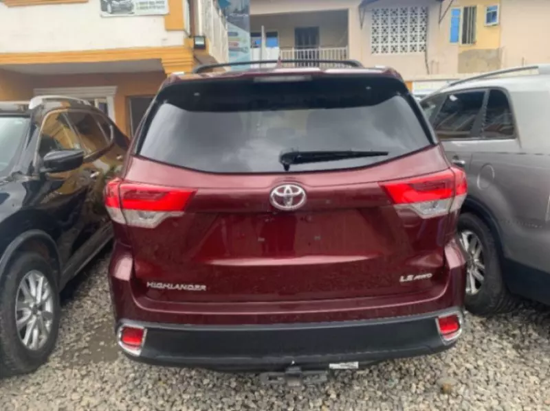 Toyota Highlander   - 2015