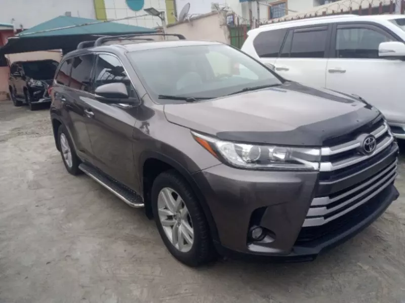 Toyota Highlander   - 2015