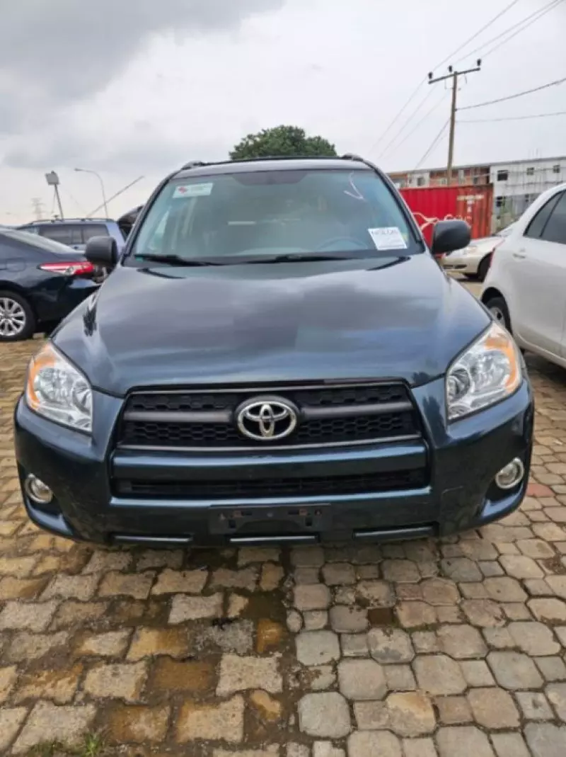 Toyota RAV 4   - 2010