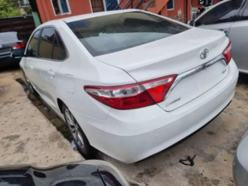 Toyota Camry   - 2015
