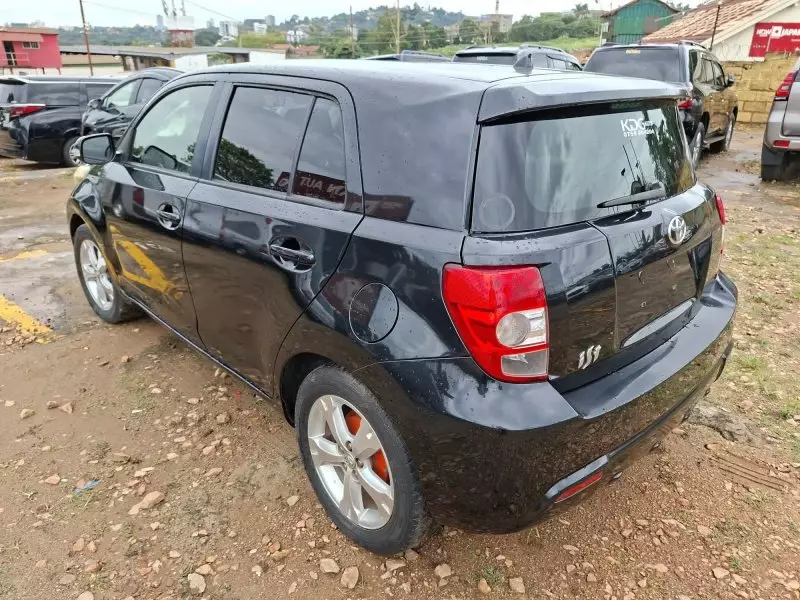 Toyota Ist    - 2012