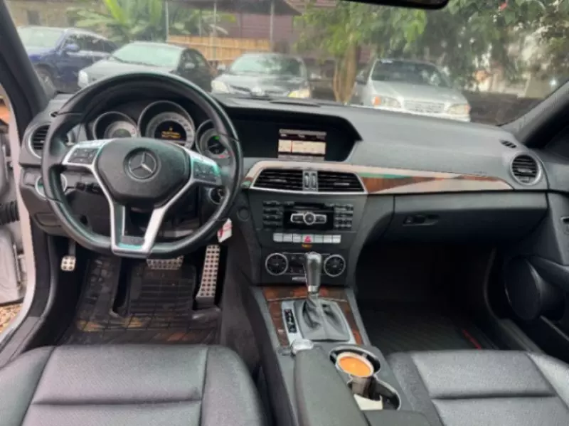 Mercedes-Benz C 300   - 2013