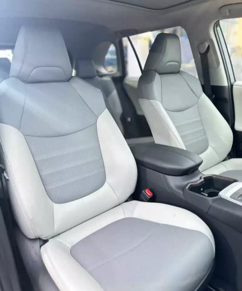 Toyota RAV 4   - 2021