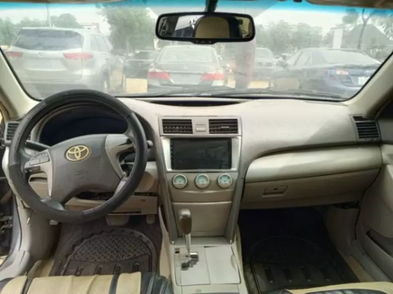 Toyota Camry   - 2009
